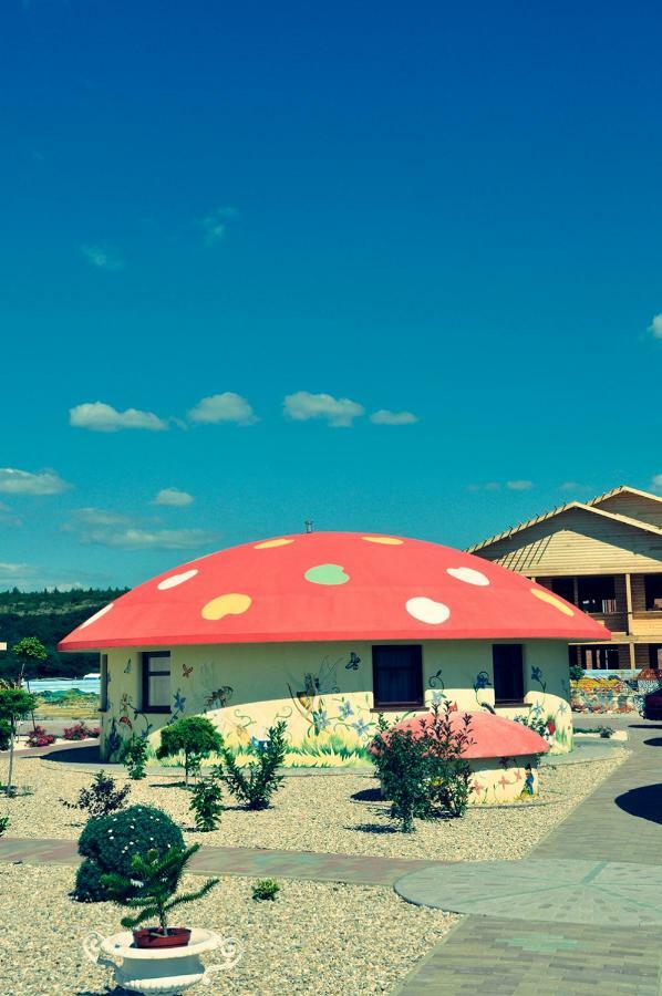 Demjeni Piramis Furdo Es Udulopark Hotel Exterior foto